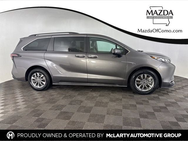 2024 Toyota Sienna XLE