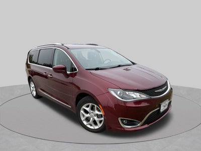 2017 Chrysler Pacifica Touring L Plus