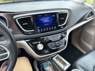 2017 Chrysler Pacifica Touring L Plus