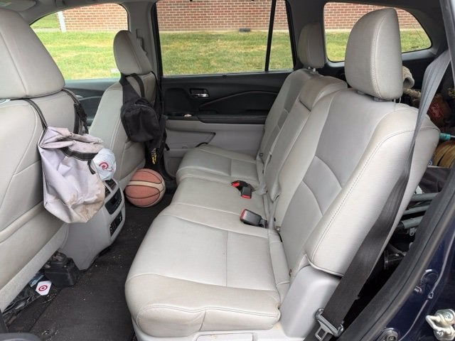 2016 Honda Pilot EX-L w/Rear Entertainment System