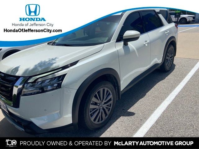 2023 Nissan Pathfinder SL
