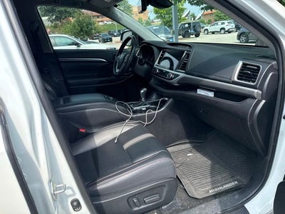 2019 Toyota Highlander SE