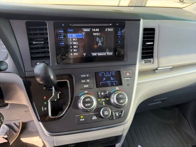 2015 Toyota Sienna LE 8 Passenger