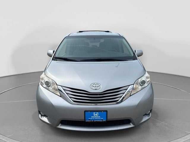 2017 Toyota Sienna XLE 8 Passenger