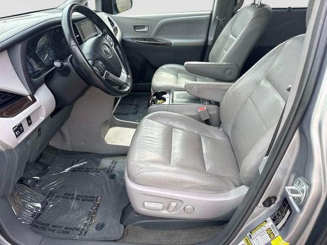 2017 Toyota Sienna XLE 8 Passenger