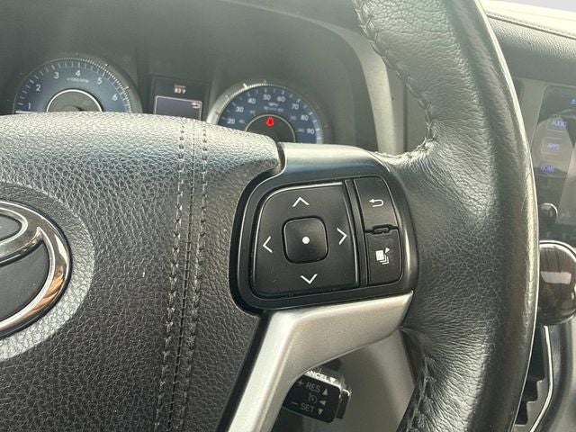 2017 Toyota Sienna XLE 8 Passenger