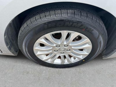 2017 Toyota Sienna XLE 8 Passenger
