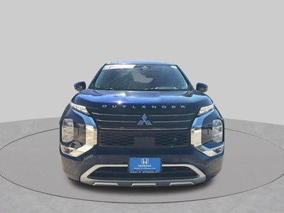 2023 Mitsubishi Outlander SE