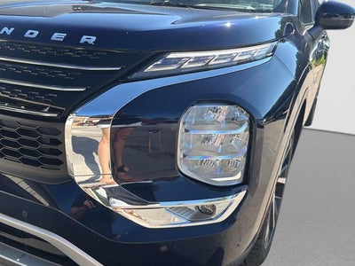 2023 Mitsubishi Outlander SE