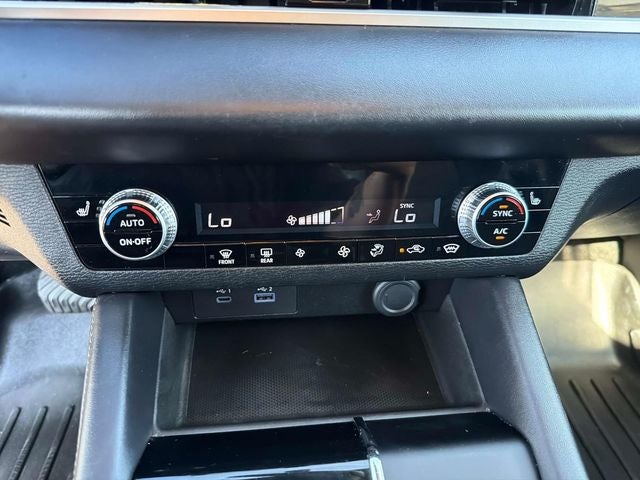 2023 Mitsubishi Outlander SE