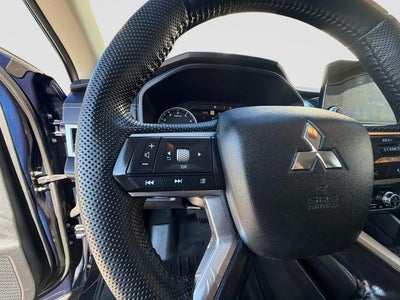 2023 Mitsubishi Outlander SE