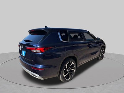 2023 Mitsubishi Outlander SE