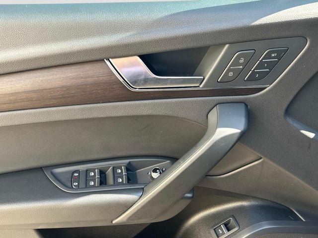 2023 Audi Q5 45 S line Premium quattro