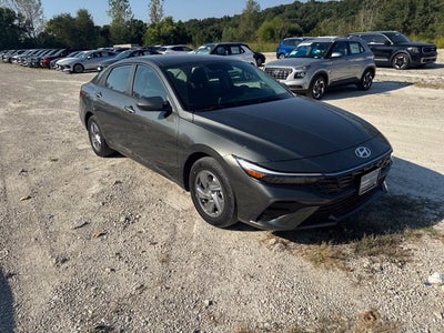 2024 Hyundai Elantra SE