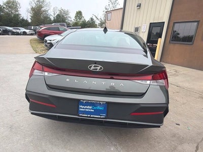 2024 Hyundai Elantra SE