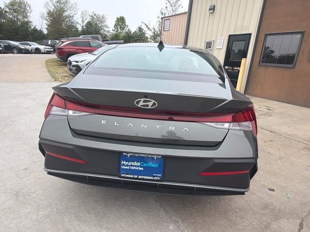 2024 Hyundai Elantra SE