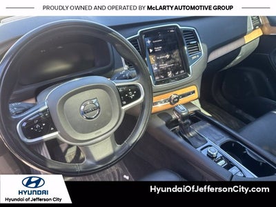 2021 Volvo XC90 Momentum