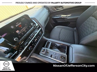 2025 Nissan Pathfinder SV