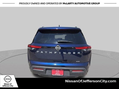 2025 Nissan Pathfinder SV
