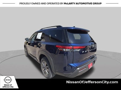 2025 Nissan Pathfinder SV