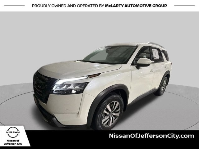 2022 Nissan Pathfinder SL