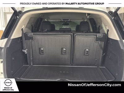 2022 Nissan Pathfinder SL