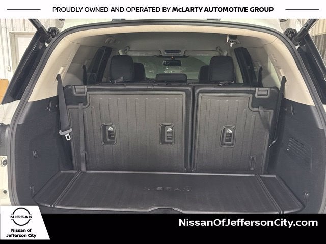2022 Nissan Pathfinder SL