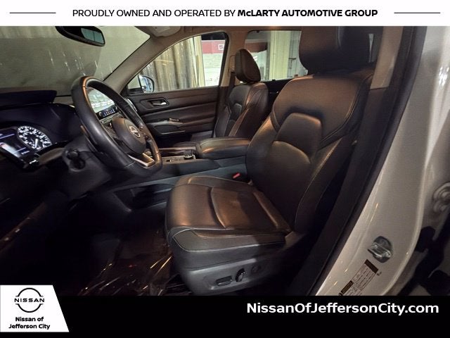 2022 Nissan Pathfinder SL