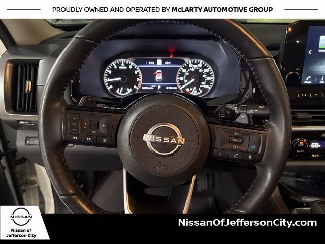 2022 Nissan Pathfinder SL