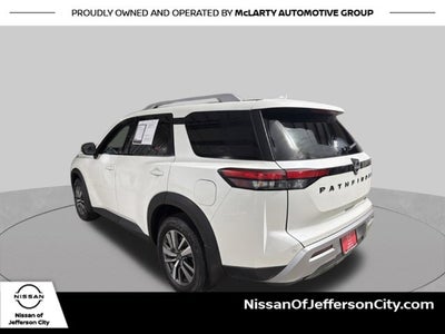 2022 Nissan Pathfinder SL