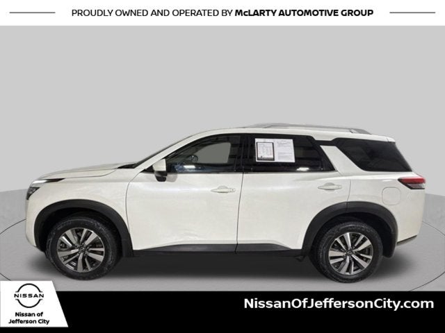 2022 Nissan Pathfinder SL