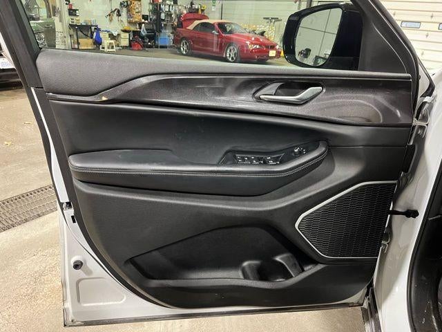 2022 Jeep Grand Cherokee L Altitude 4x4