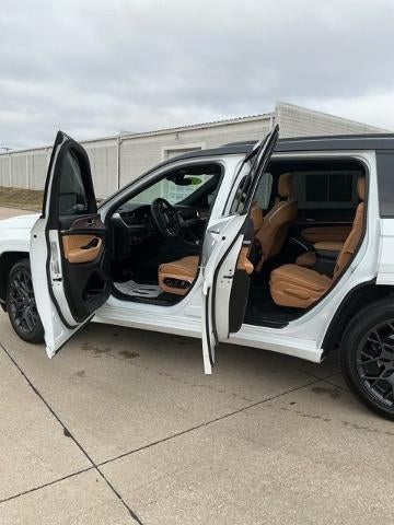 2025 Jeep Grand Cherokee L Summit 4x4