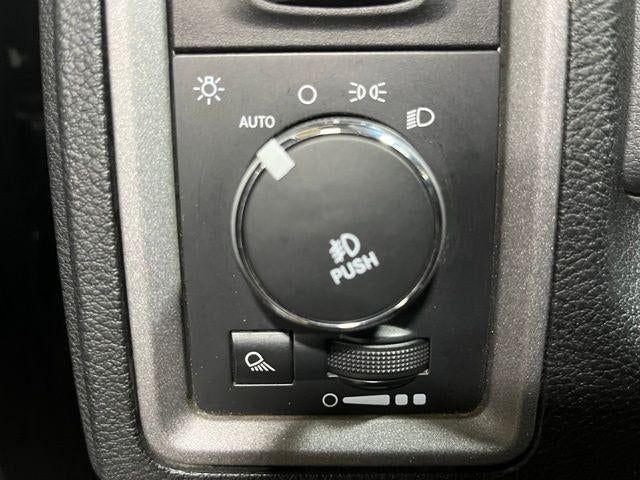 2014 RAM 1500 4WD Quad Cab 6.4 Ft Box Express