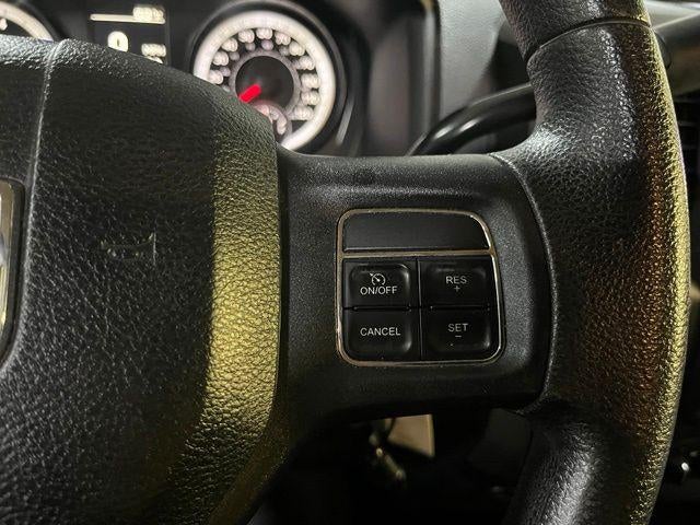 2014 RAM 1500 4WD Quad Cab 6.4 Ft Box Express