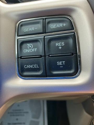 2014 RAM 1500 4WD Crew Cab 5.7 Ft Box Longhorn