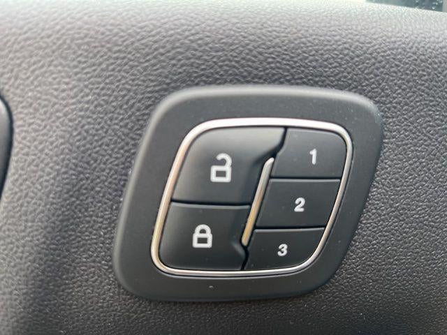 2020 Ford Escape Titanium Hybrid FWD