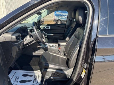 2023 Ford Explorer XLT 4WD