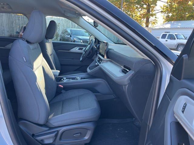 2025 Ford Explorer Active 4WD