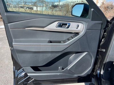 2025 Ford Explorer Active 4WD