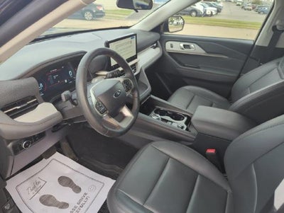 2025 Ford Explorer Active 4WD