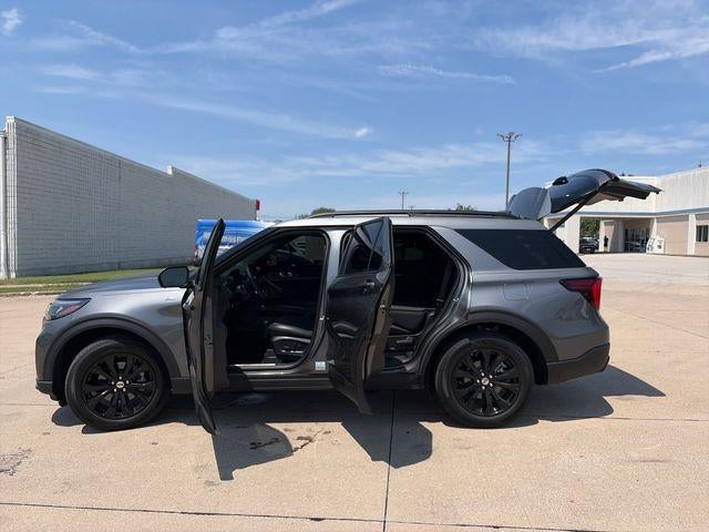 2026 Ford Explorer ST-Line 4WD