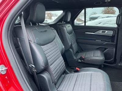 2025 Ford Explorer ST-Line 4WD