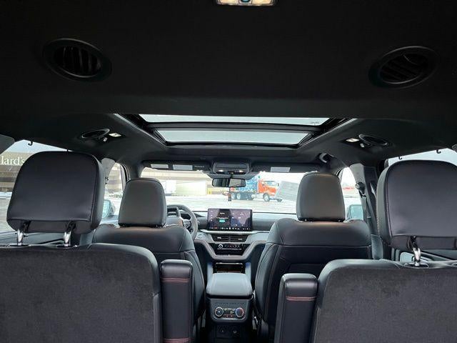 2025 Ford Explorer ST-Line 4WD