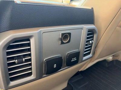 2017 Ford Super Duty F-250 SRW Lariat 4WD Crew Cab 6.75' Box