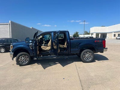 2019 Ford Super Duty F-250 SRW LARIAT 4WD Crew Cab 6.75' Box