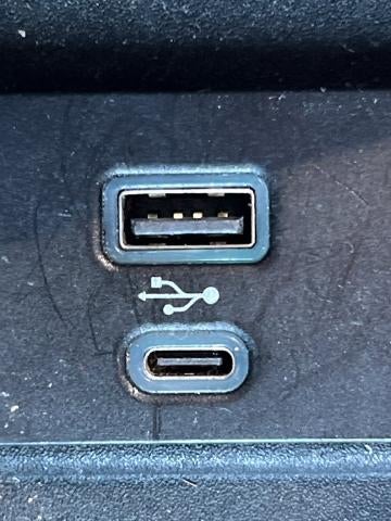 2022 Ford Super Duty F-250 SRW LARIAT 4WD Crew Cab 6.75' Box