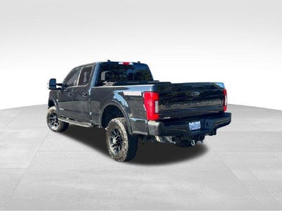 2022 Ford Super Duty F-250 SRW LARIAT 4WD Crew Cab 6.75' Box