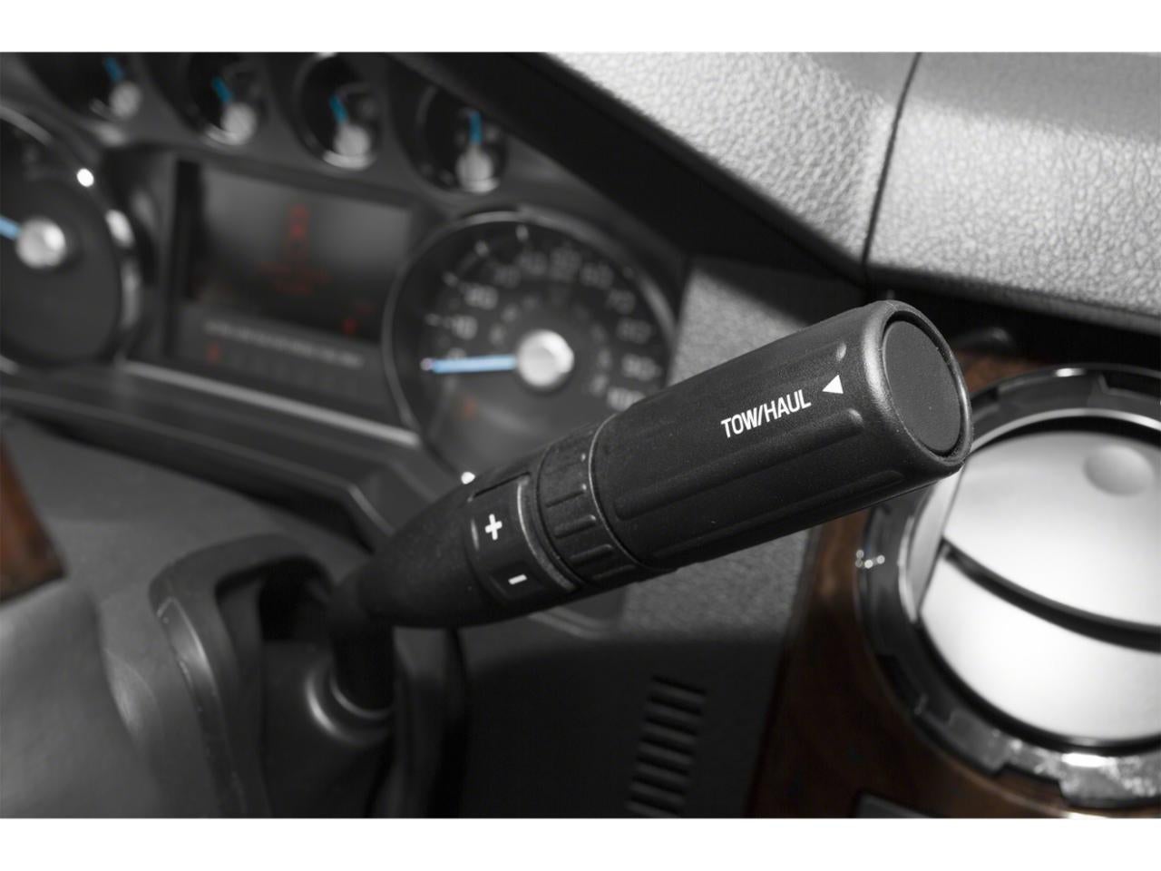 2015 Ford Super Duty F-350 SRW 4WD Crew Cab 6-3/4 Ft Box Lariat