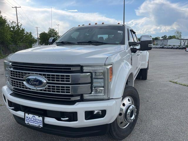 2017 Ford Super Duty F-450 DRW Platinum 4WD Crew Cab 8' Box